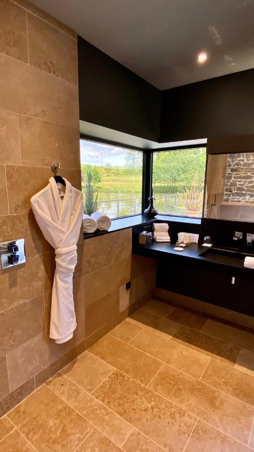 Domaine De Rymska & Spa - Relais & Chateaux Saint-Jean-de-Trezy Ngoại thất bức ảnh