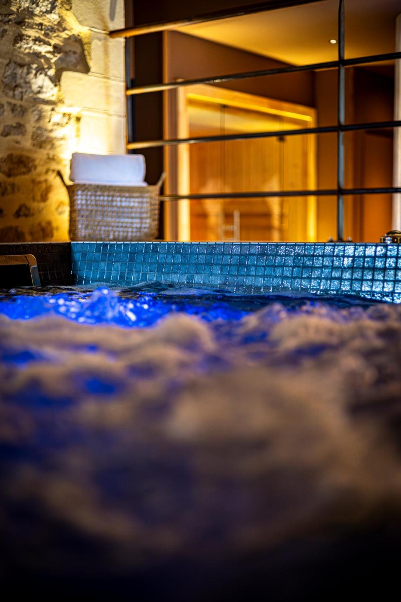 Domaine De Rymska & Spa - Relais & Chateaux Saint-Jean-de-Trezy Ngoại thất bức ảnh