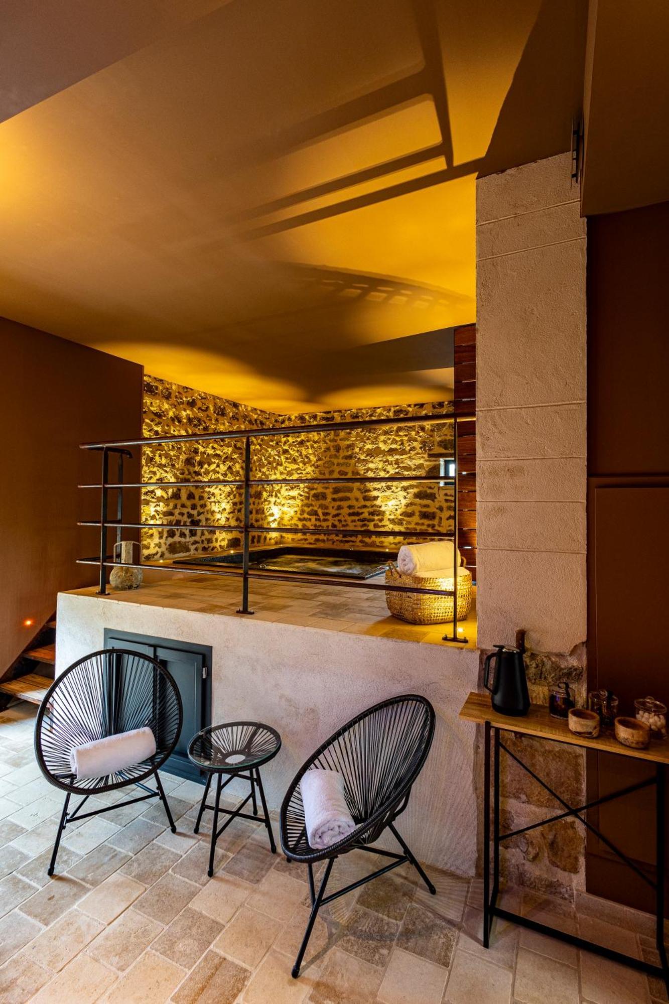 Domaine De Rymska & Spa - Relais & Chateaux Saint-Jean-de-Trezy Ngoại thất bức ảnh